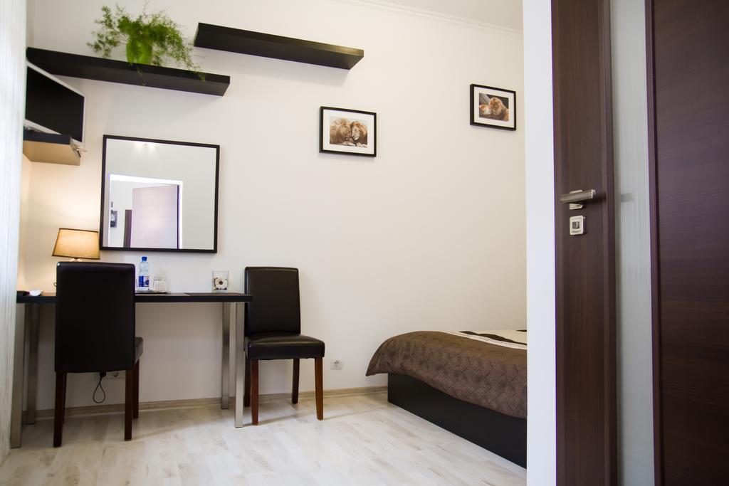 Leo Apartment Братислава Экстерьер фото