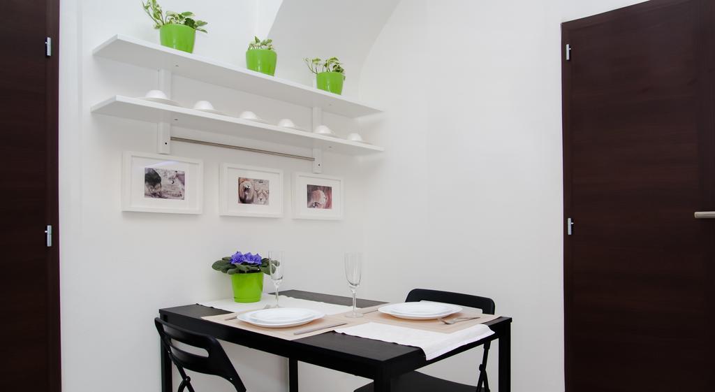 Leo Apartment Братислава Экстерьер фото