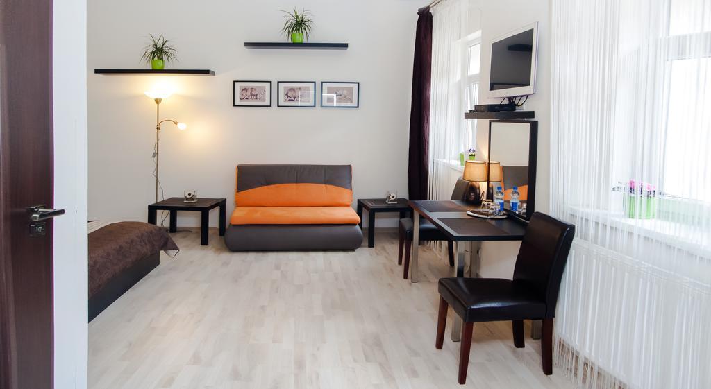 Leo Apartment Братислава Экстерьер фото