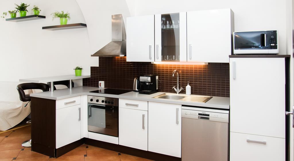 Leo Apartment Братислава Экстерьер фото